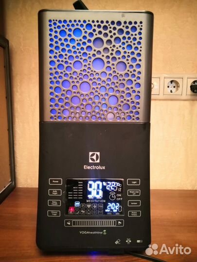 Увлажнитель воздуха Electrolux EHU-3810D