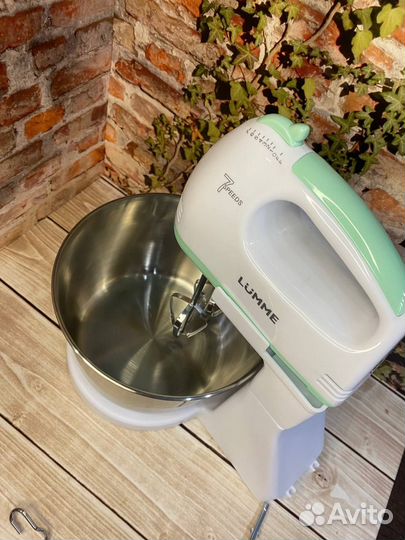 Миксер с чашей Lumme (2129)