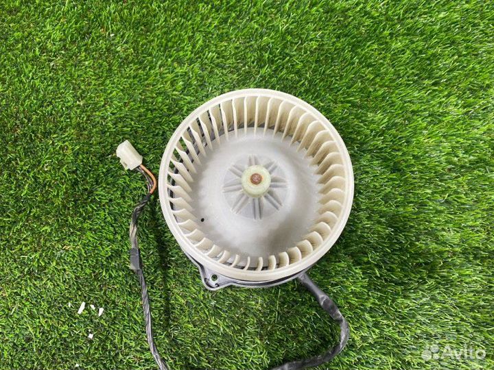 Мотор печки Mitsubishi Grandis NA4W 4G69 2003-2011