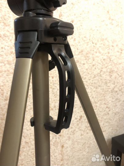 Штатив для фотоаппарата