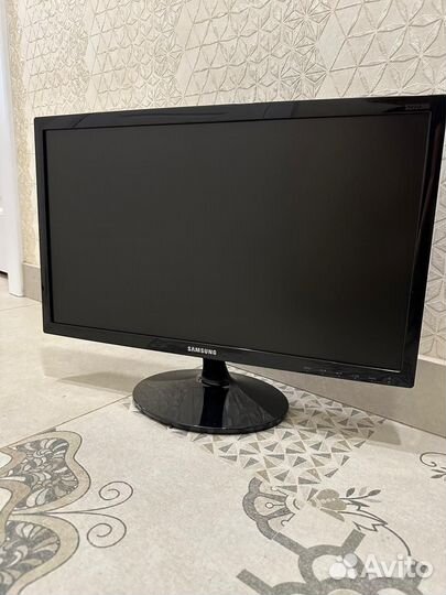 Монитор Samsung 22 дюйма