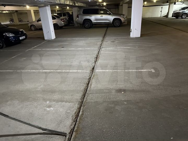 Машиноместо, 13 м²
