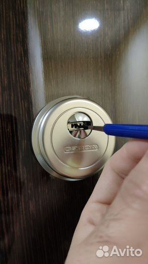 Вскрытие, установка, замена замков