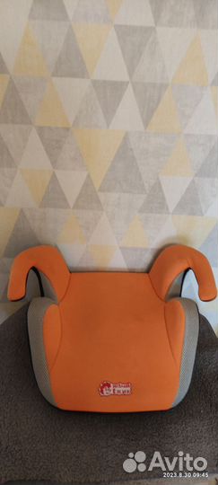 Детский бустер автомобильный