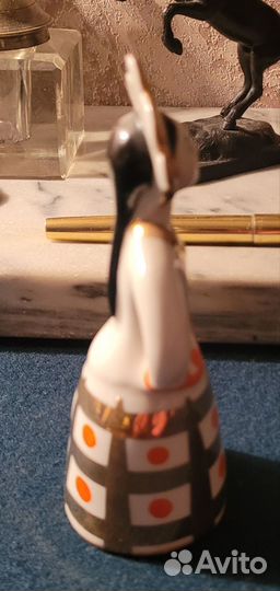 Фарфоровая статуэтка. СССР. Девушка в кокошнике