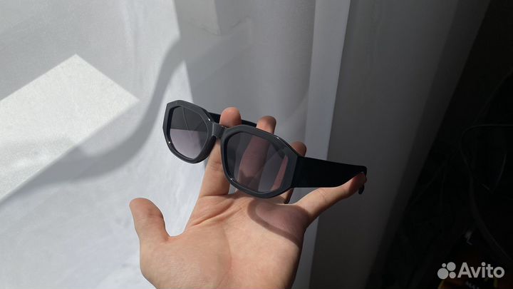 Очки солнцезащитные