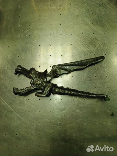 Орехокол дракон