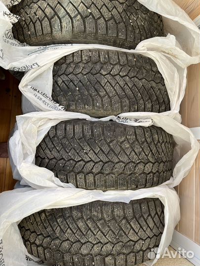 Gislaved Nord Frost 200 225/60 R17