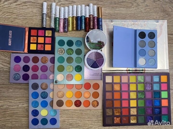 Косметика пакетом Палетки теней пакетом