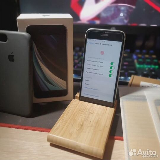 iPhone SE (2020), 64 ГБ