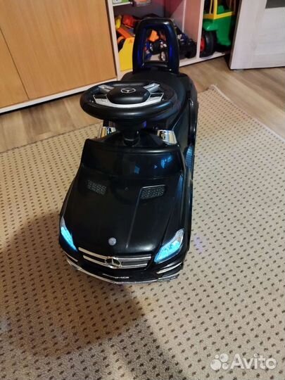 Машинка каталка, толокар, качалкаMercedes Benz