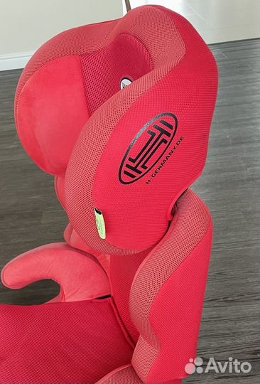 Автомобильное кресло