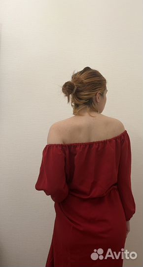 Платье красное