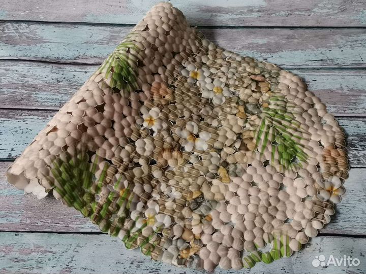 Резиновый коврик для ванной на присосках