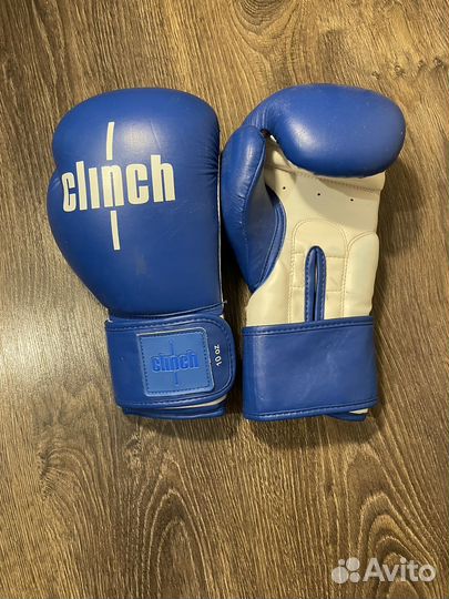 Боксерские перчатки 10 oz clinch