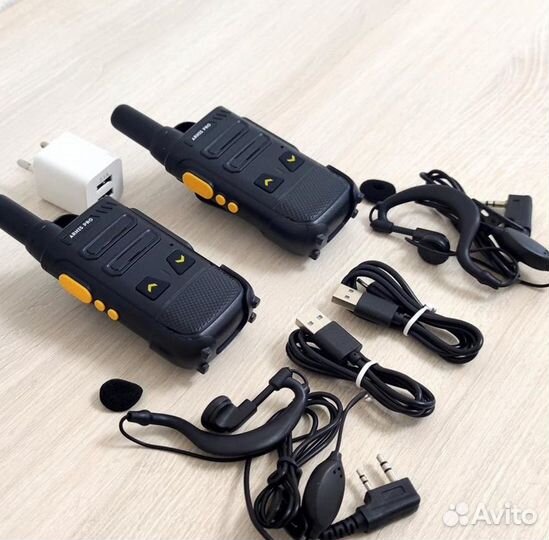 Рация с наушником, радиостанция с гарнитурой