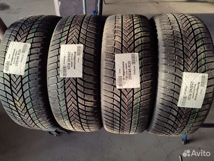 Bridgestone Blizzak LM-005 255/45 R20 105V