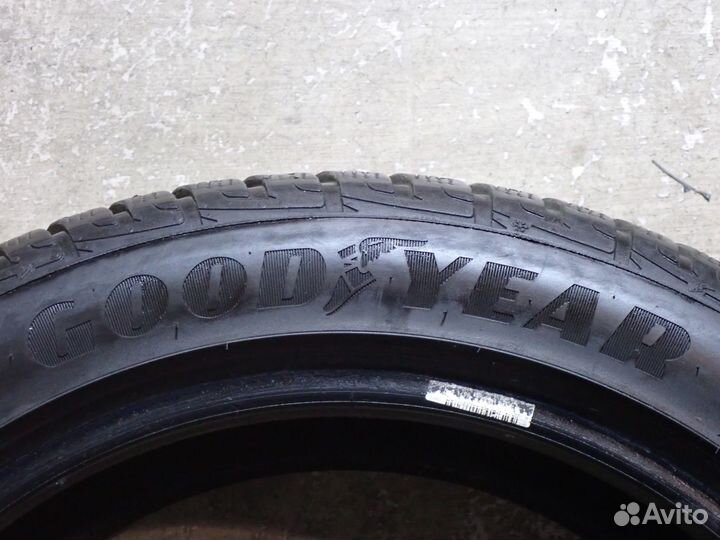 Goodyear UltraGrip Performance Gen-1 245/45 R17 99V