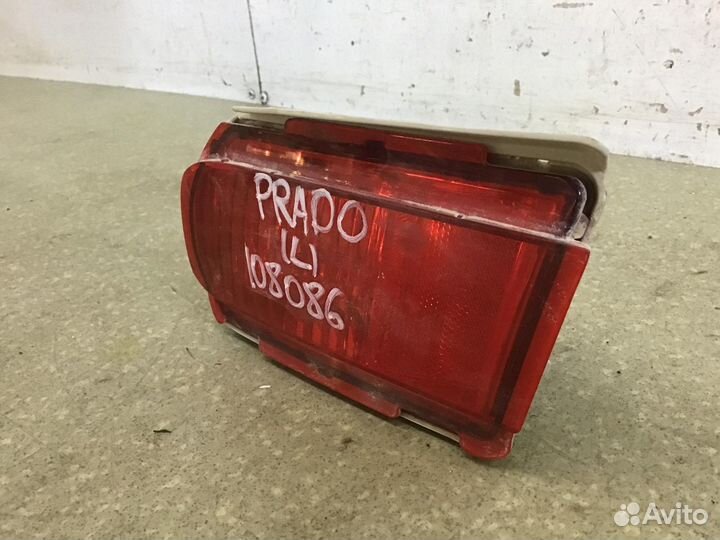 Фонарь задний в бампер левый Toyota Land Cruiser