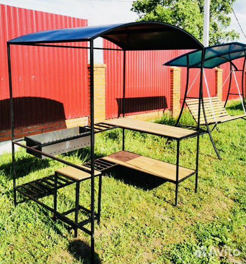 Мангальная зона под крышей