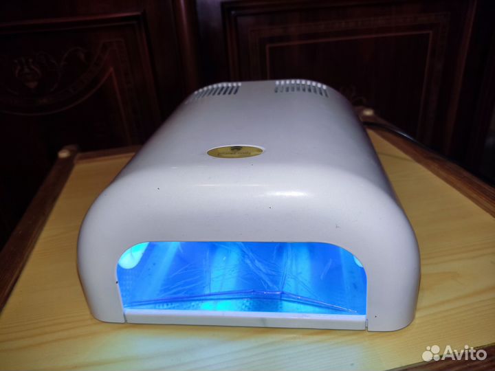 Уф-лампа для ногтей