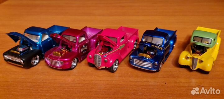 GMC,Ford,Chevrolet,Chrysler пикапы 1:64