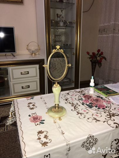 Зеркало из оникса винтажное антиквариат