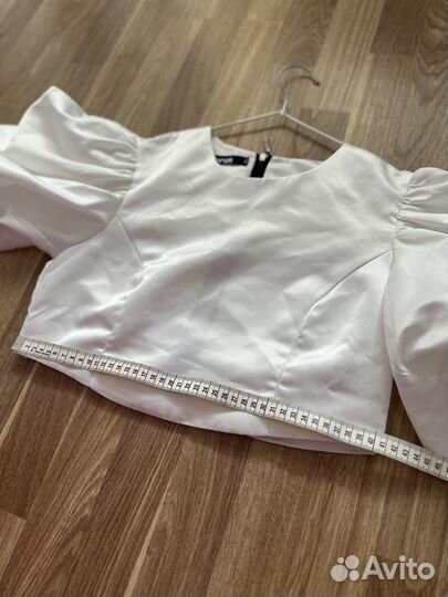 Белая блузка рубашка укороченная