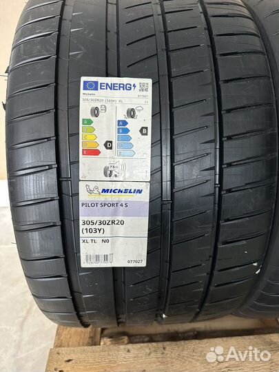 Michelin Pilot Sport 4 S 245/30 R20 и 305/30 R20 90Y