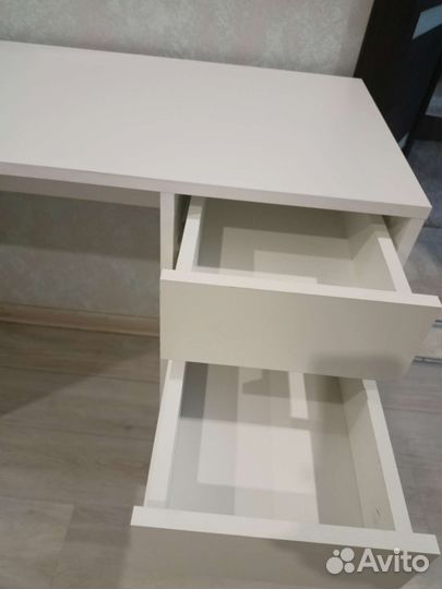 Письменный стол