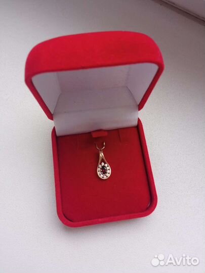 Золотая подвеска 585