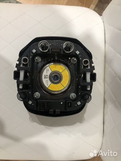 Подушка безопасноти водителя на KIA K5