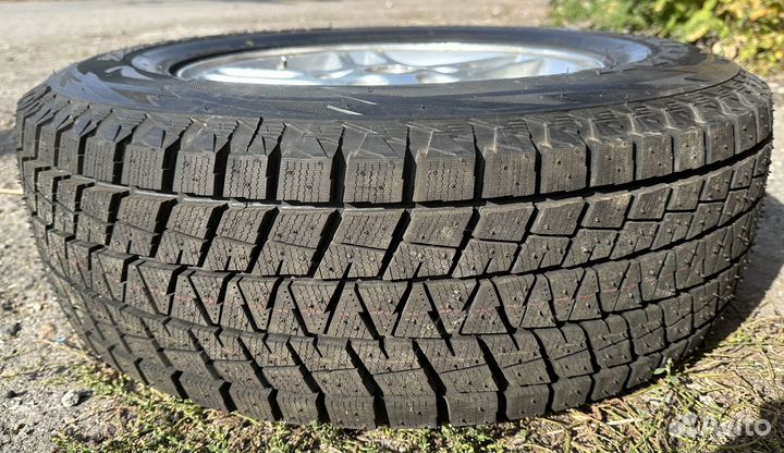 Bridgestone Blizzak DM-V1 235/70 R16 106R