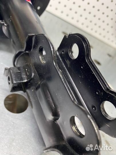 Амортизатор передний правый Kia Ceed