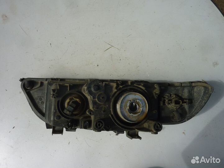 BMW E39 фара левая с ресничкой