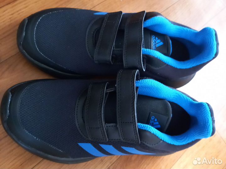 Кроссовки Adidas новые