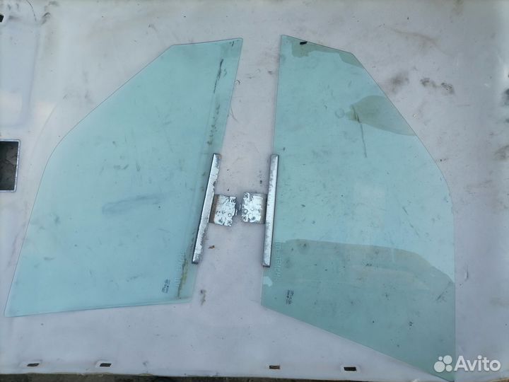 Стекло двери передней Chery Amulet (A15) 2006-2012
