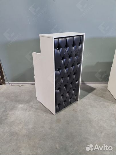 Ресепшн мини для салона красоты в наличии