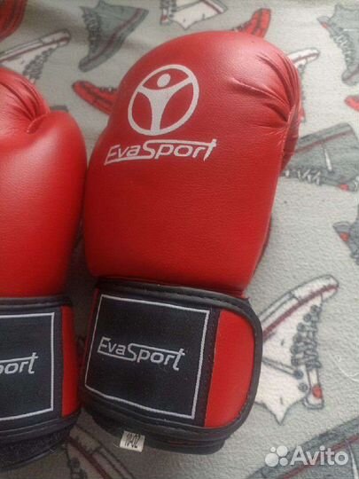 Боксерские перчатки 10 oz