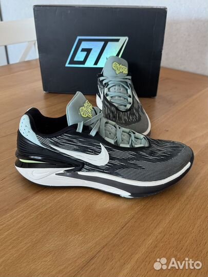 Баскетбольные кроссовки