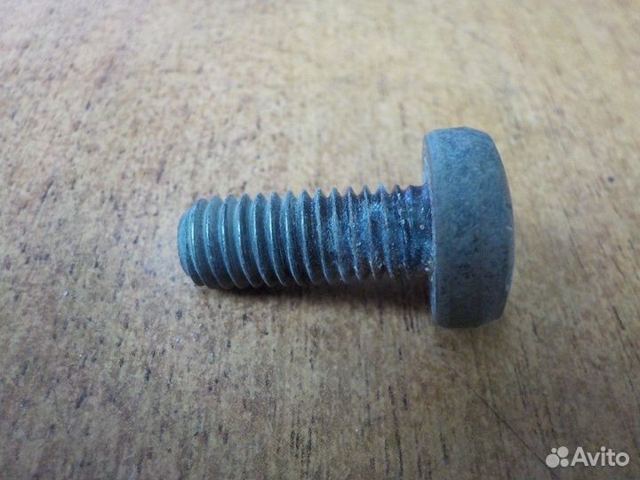 805979 Крестовой винт M8x1.25x20 Scania