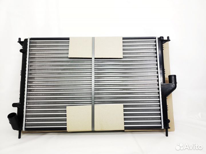 Радиатор охлаждения Ларгус 8кл./logan/sandero 1.4