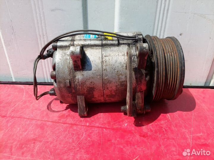 Компрессор кондиционера Volvo 460