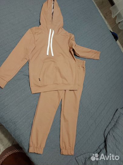 Спортивный костюм женский