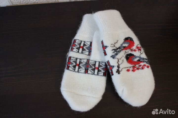 Варежки вязаные женские