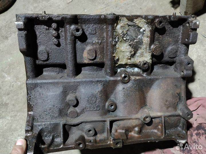 Блок цилиндров 1,8 AGN Golf 4