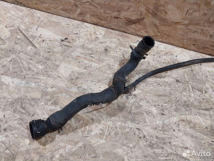 Шланг охлаждения Volkswagen Golf 4 патрубок радиат