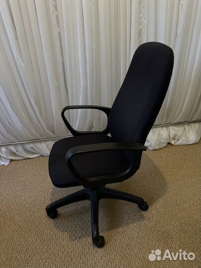 Офисная мебель (столы, стулья, тумбы) Б/У