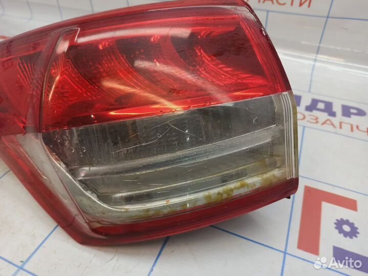 Фонарь задний наружный левый Ford Kuga (CBS) 2039549. Дефект