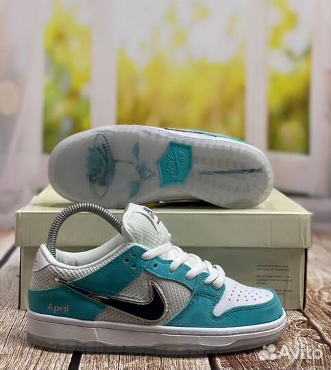 Кроссовки женские Nike dunk low pro April